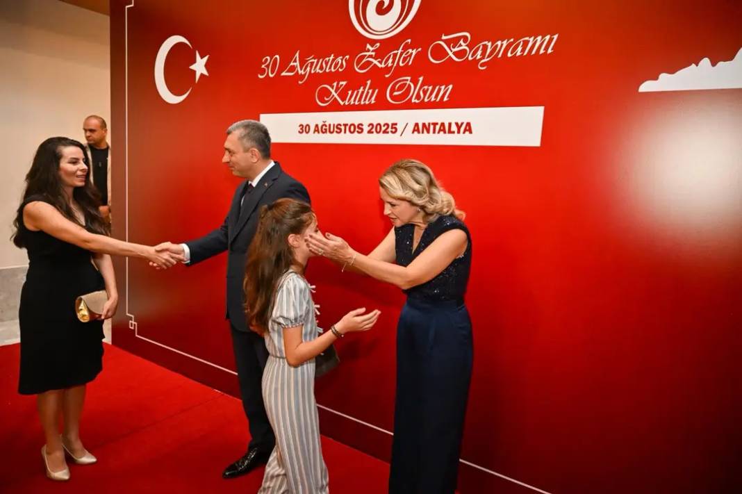 Antalya’da 30 Ağustos Resepsiyonu: Vali Hulusi Şahin’den İkinci Ergenekon Vurgusu 3